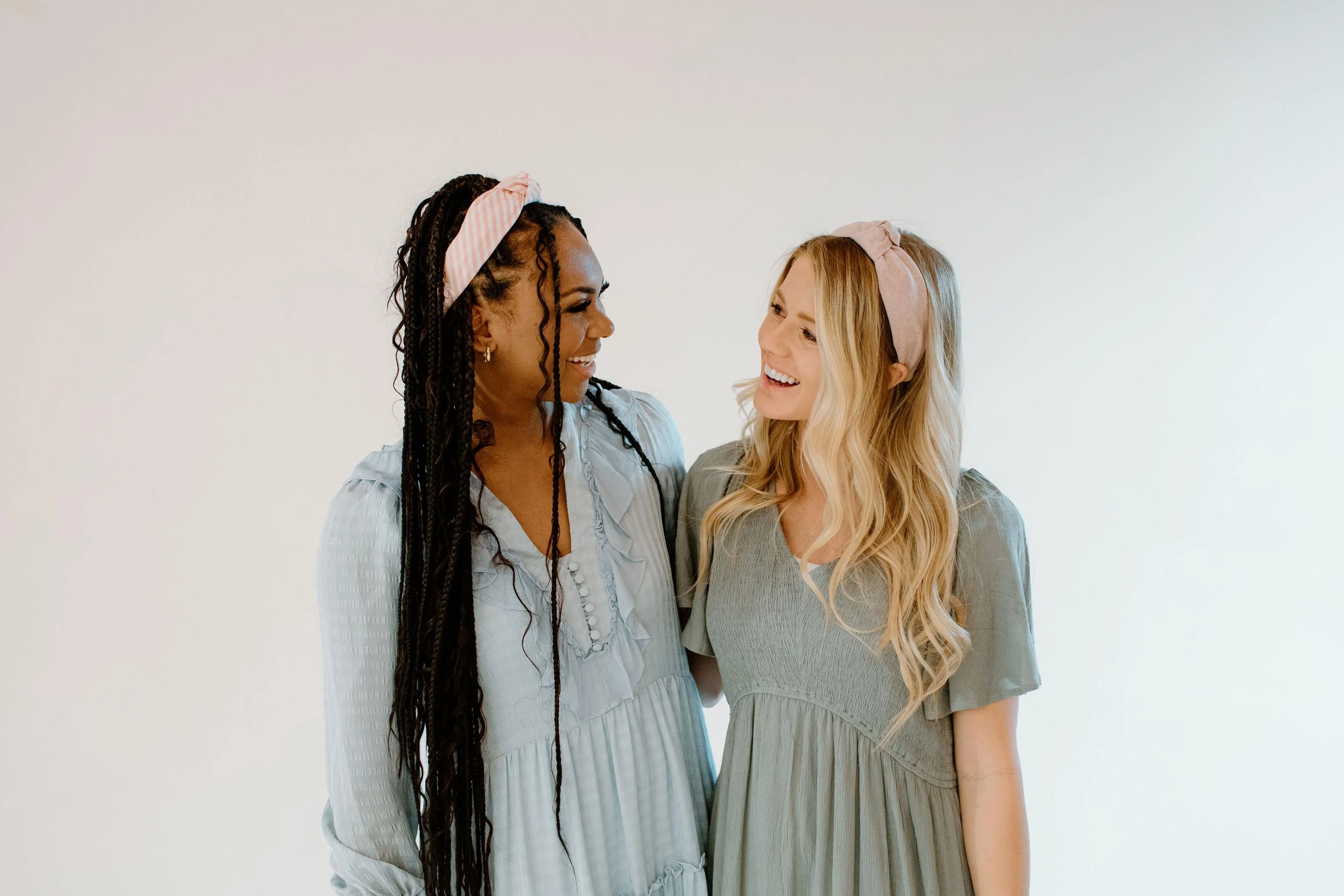 Blushing Knotted Headband - Image 4
