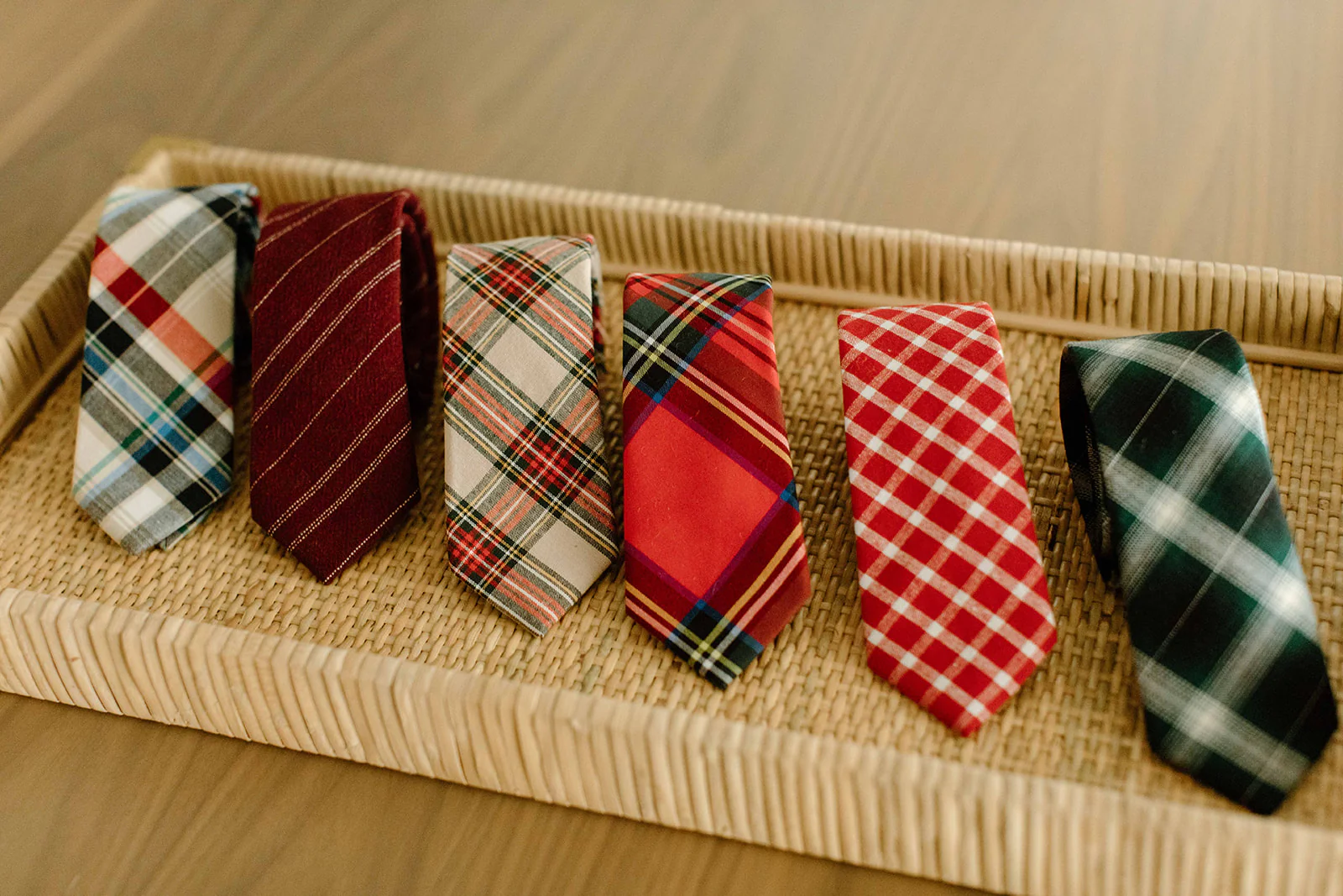 Classic Christmas Men’s Tie - Image 9