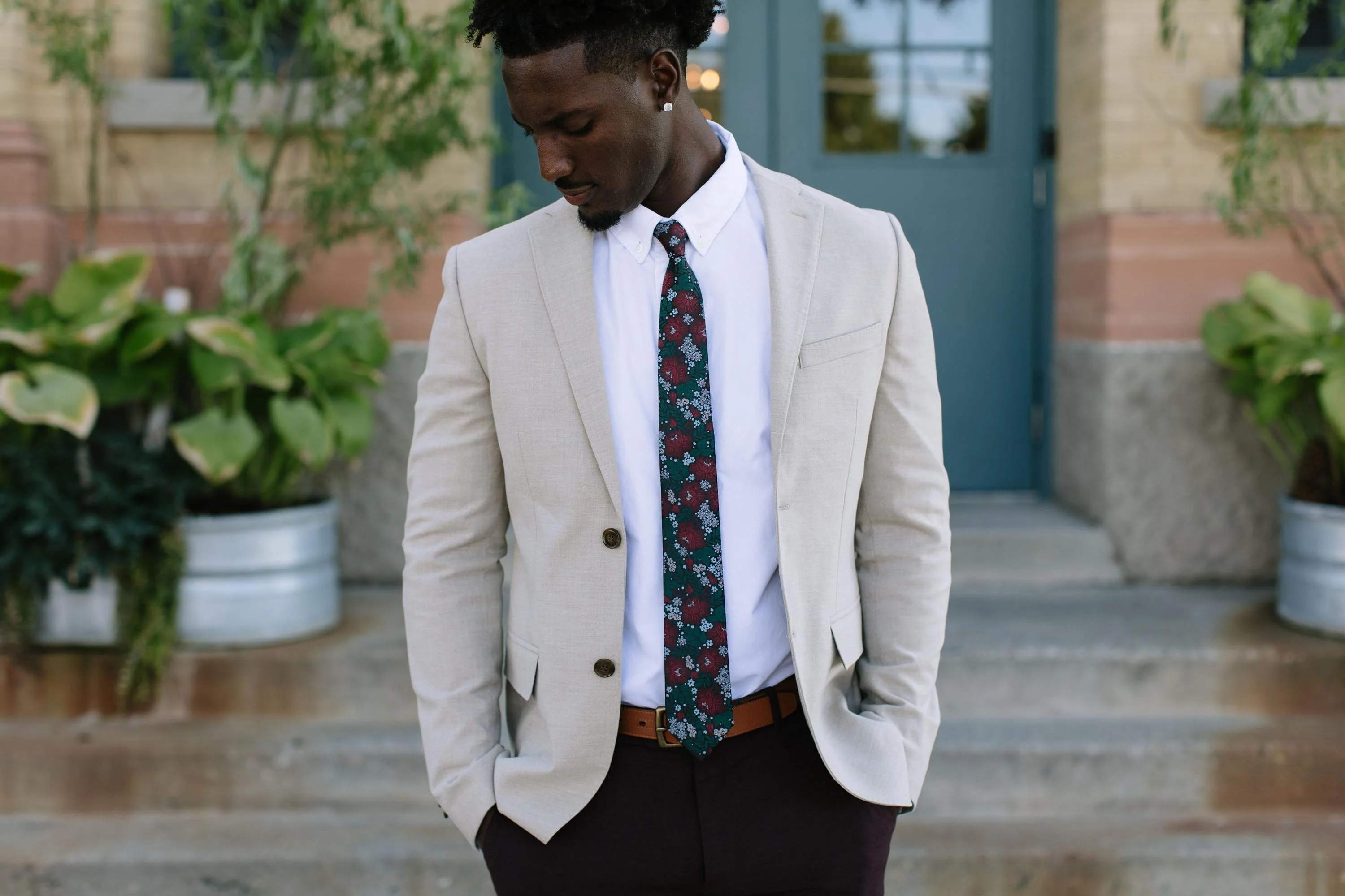 Dashing Floral Mens Tie - Image 6
