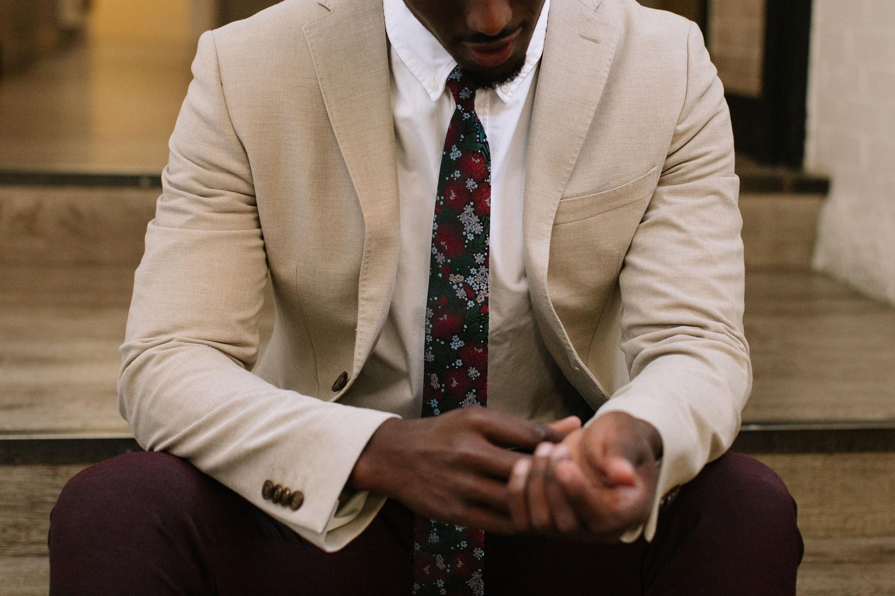 Dashing Floral Mens Tie - Image 7