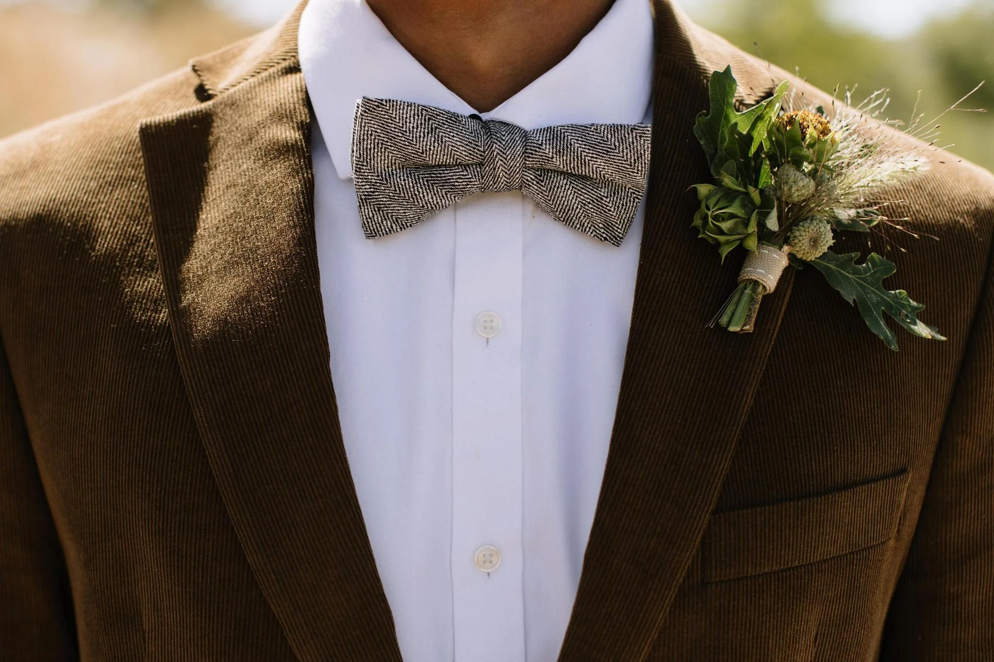 Ebony Tweed Men's Pre-tied Bow Tie - Image 2