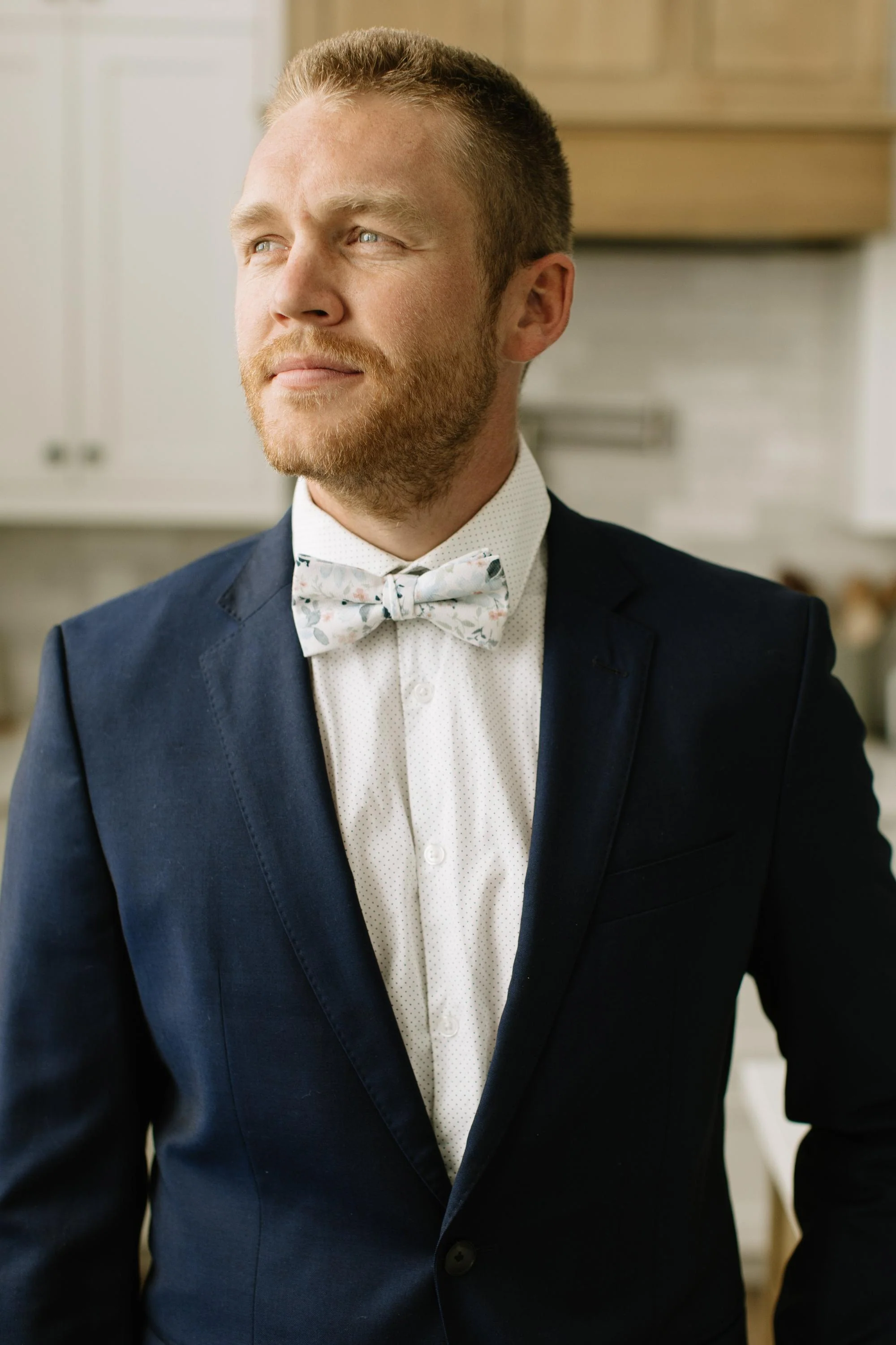 Eva Floral Men's Pre-tied Bow Tie - Image 4