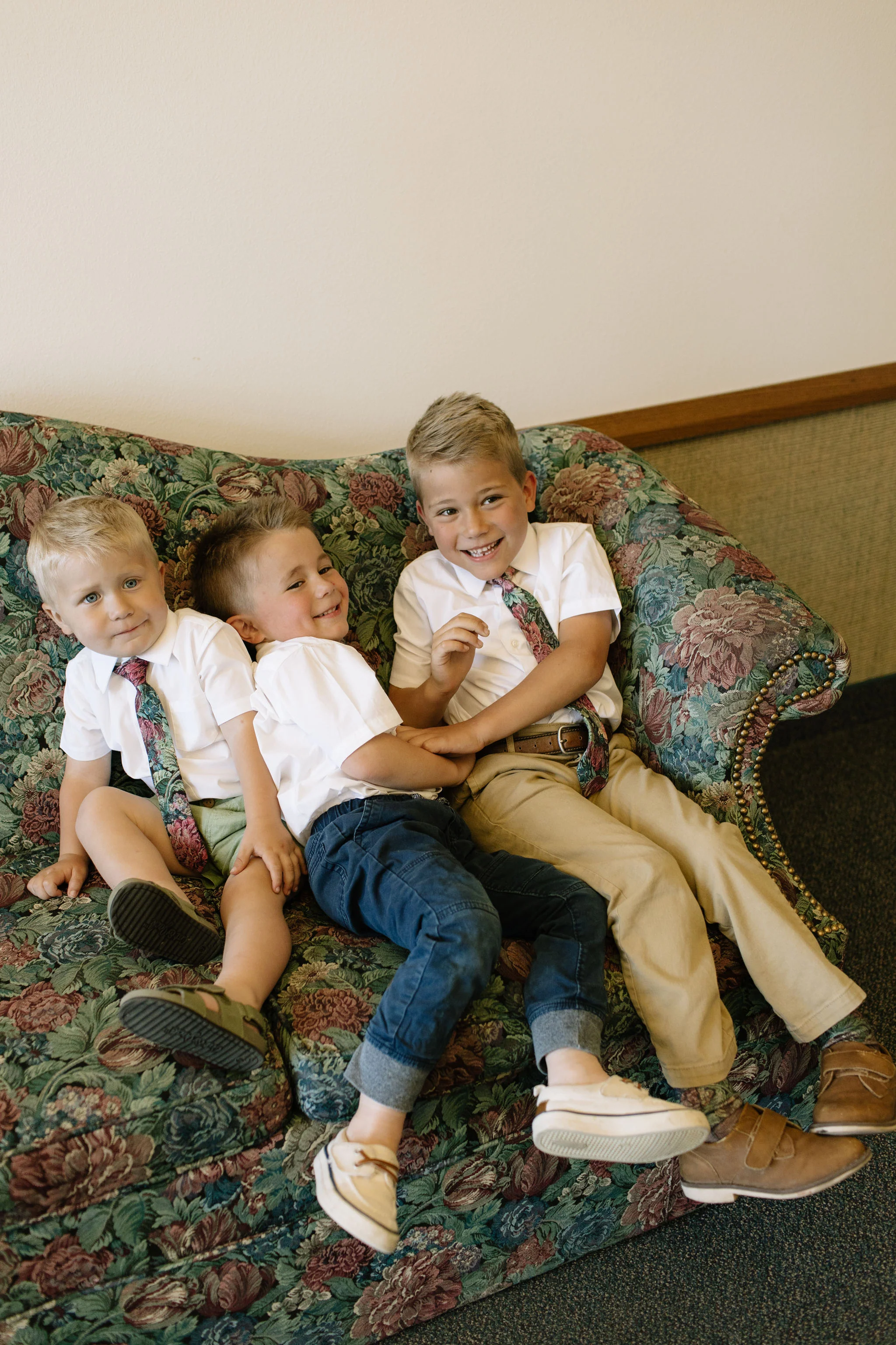 Foyer Floral Boys Tie - Image 7