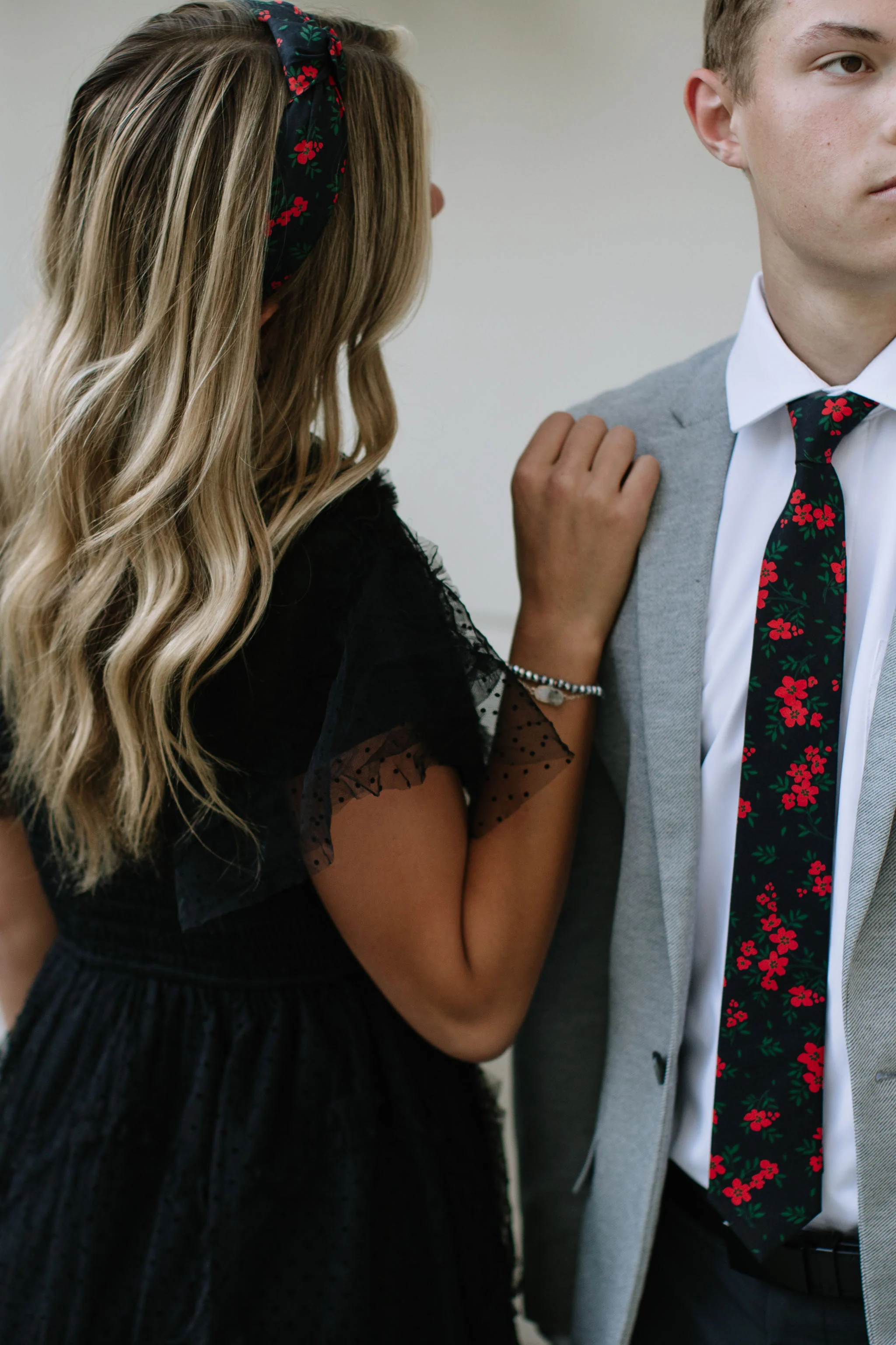 Red Hot Floral Mens Tie - Image 15
