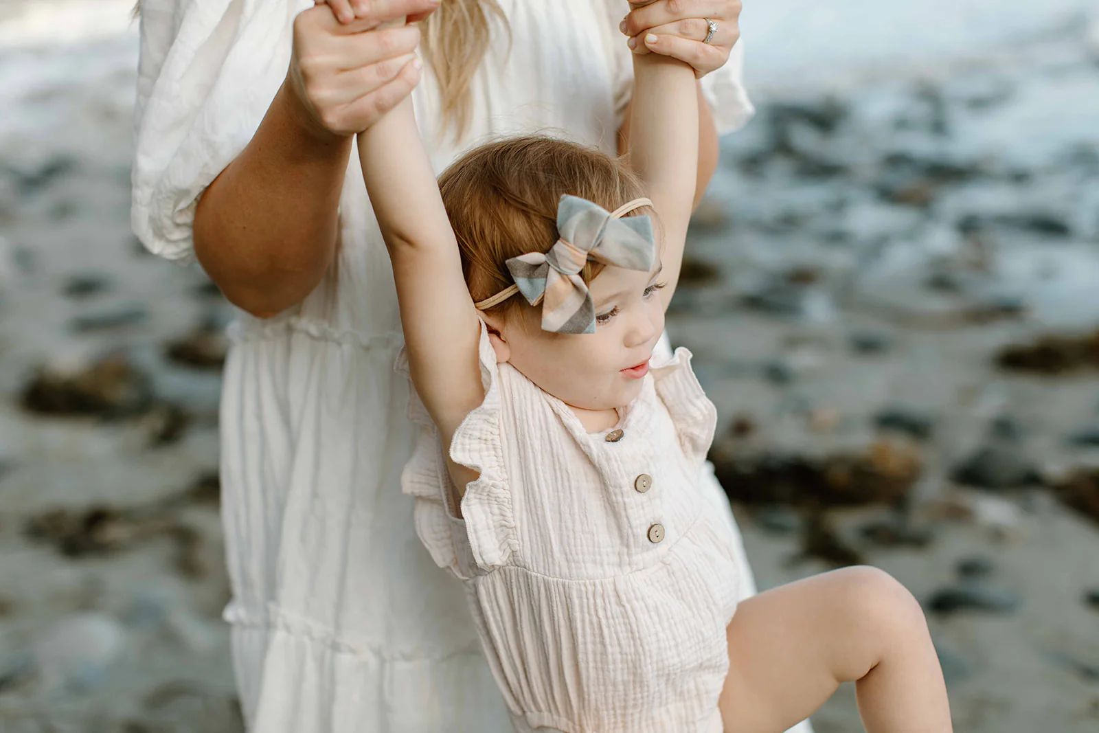 Sandy Petite Hair Bow - Image 6